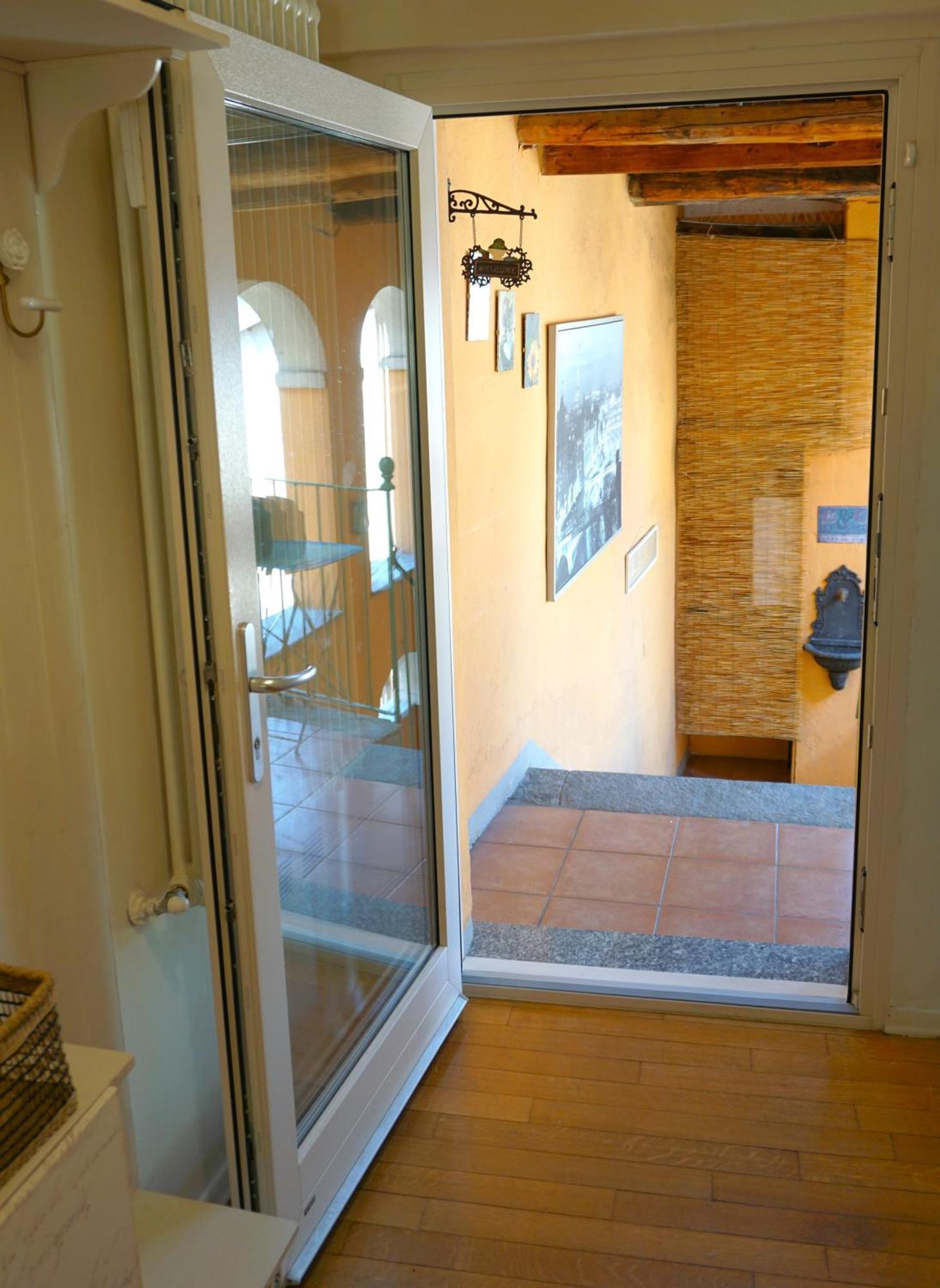 Appartamento Graziosa Dimora Centro Storico Biella Esterno foto