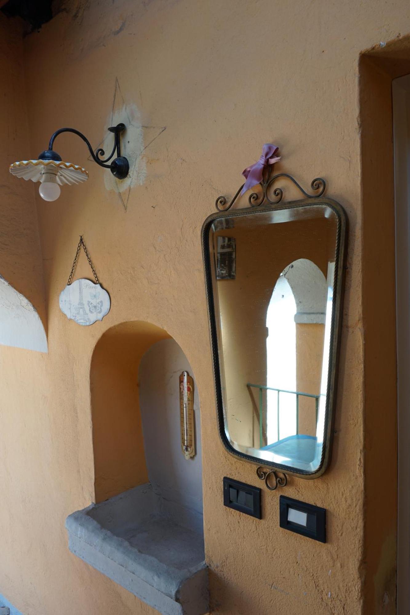 Appartamento Graziosa Dimora Centro Storico Biella Esterno foto
